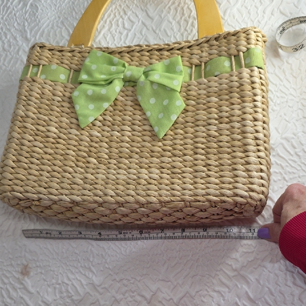 Vintage Woven Straw Tote Bag | Wood Handles | Lime Green Bow Coastal Grandma - Picture 9 of 11